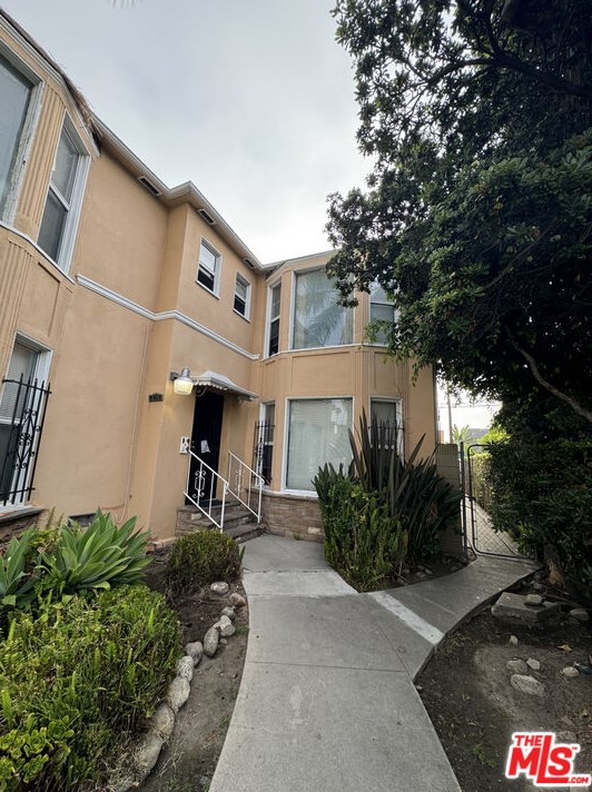 4610 Cimarron, Los Angeles CA 90047-1321 exterior