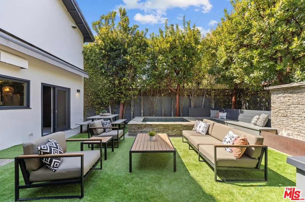 2655 31st St, Santa Monica CA  90405-3012 exterior