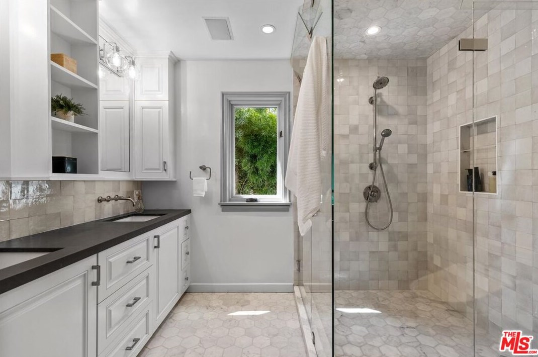 2655 31st St, Santa Monica CA  90405-3012 exterior