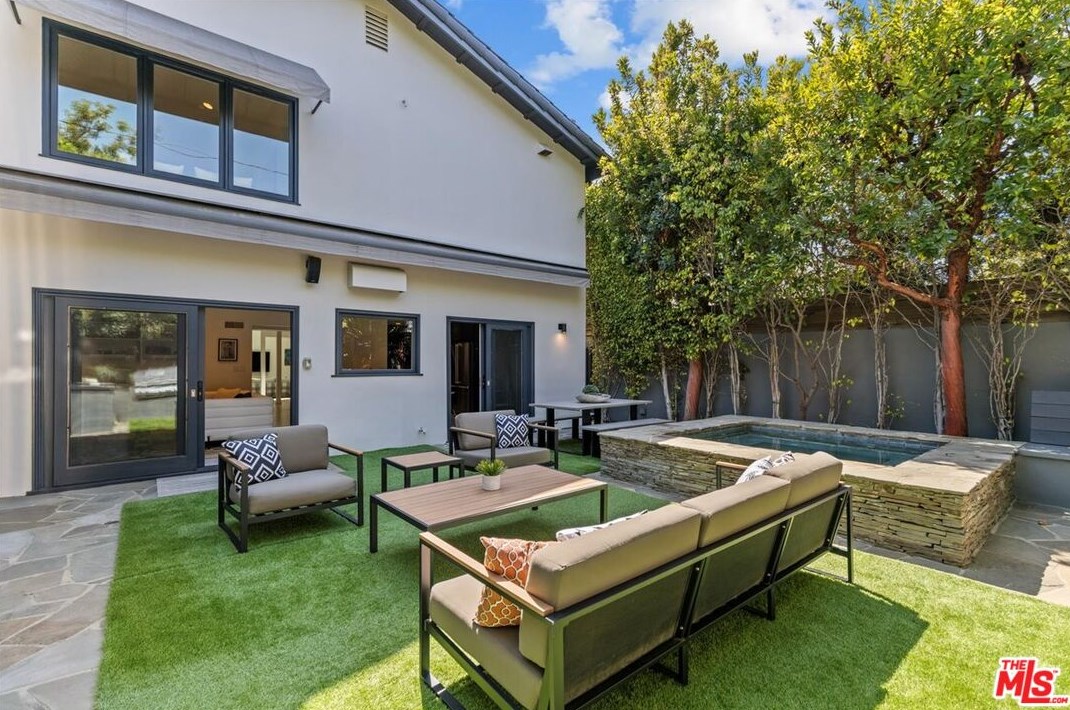 2655 31st St, Santa Monica CA  90405-3012 exterior