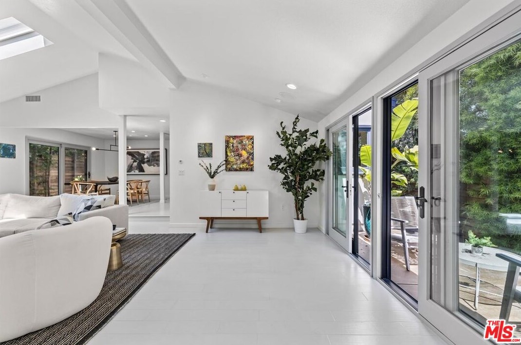 2655 31st St, Santa Monica CA  90405-3012 exterior