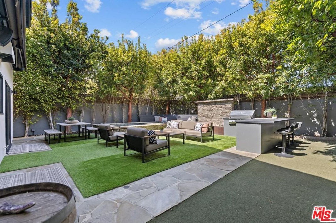 2655 31st St, Santa Monica CA  90405-3012 exterior