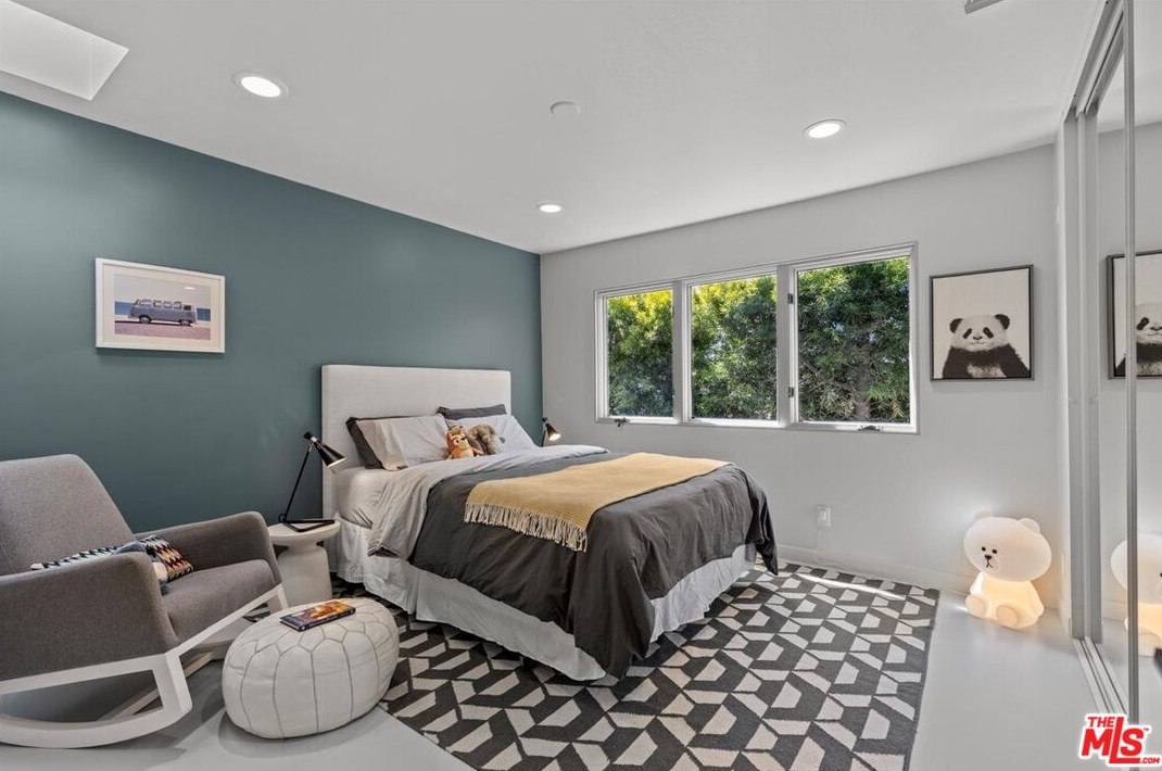 2655 31st St, Santa Monica CA  90405-3012 exterior