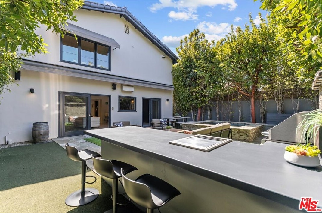 2655 31st St, Santa Monica CA  90405-3012 exterior