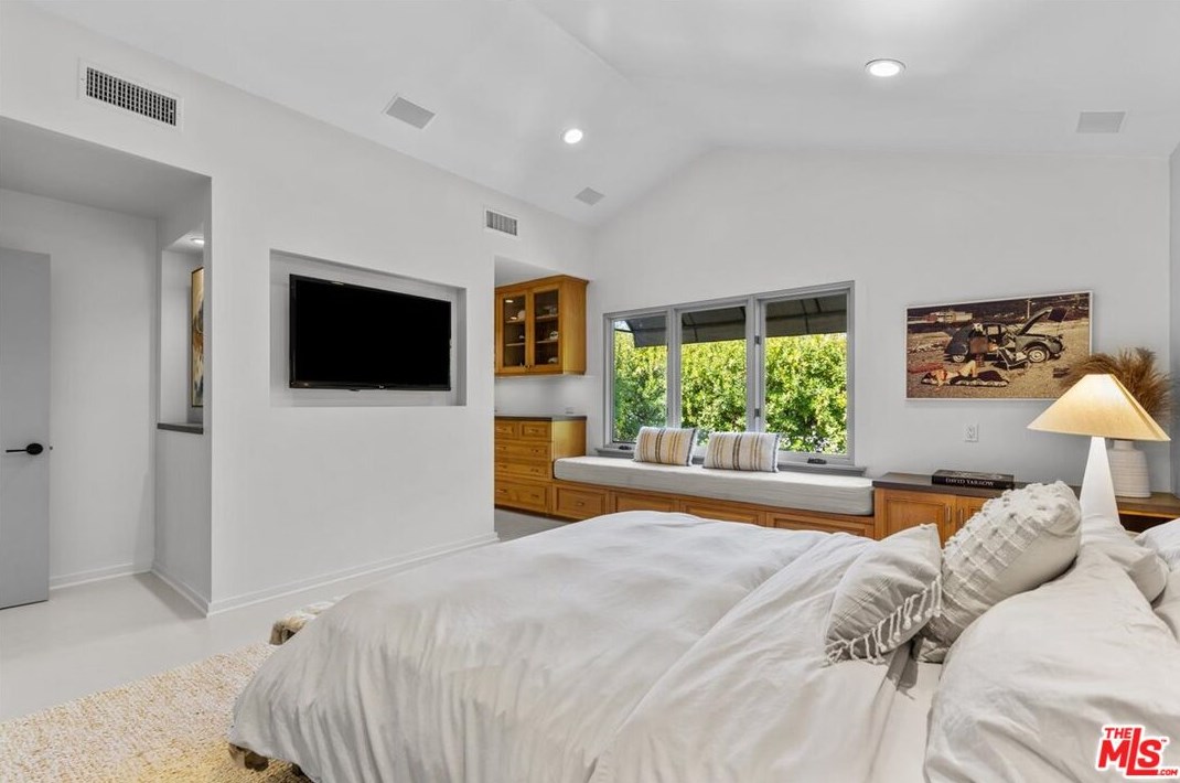 2655 31st St, Santa Monica CA  90405-3012 exterior