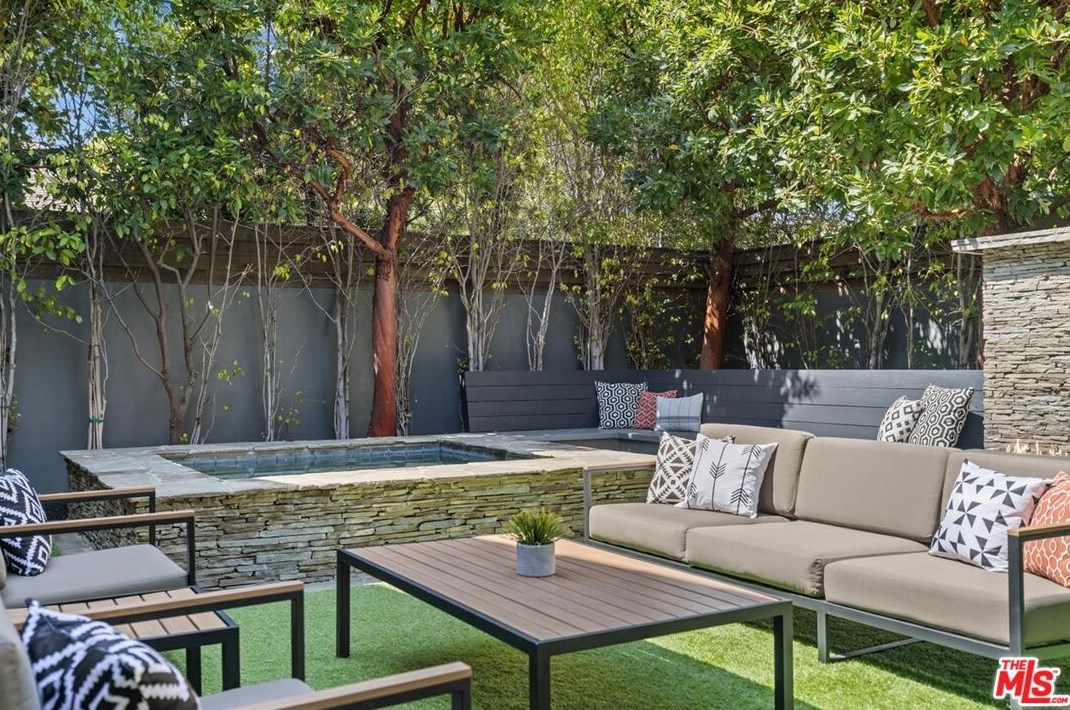 2655 31st St, Santa Monica CA  90405-3012 exterior