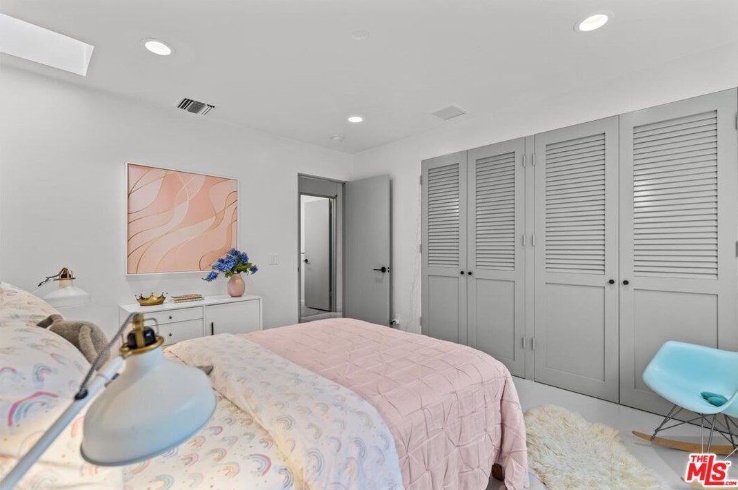 2655 31st St, Santa Monica CA  90405-3012 exterior