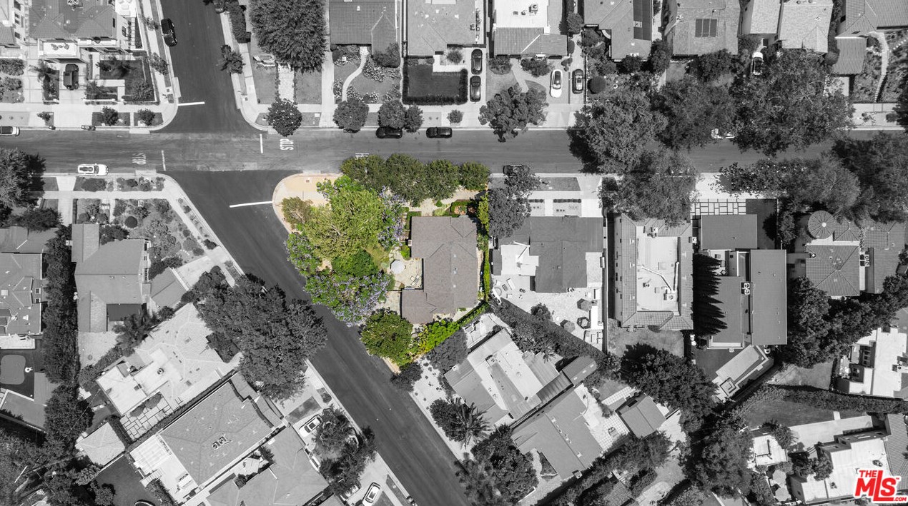 2107 Fox Hills Dr, Los Angeles CA  90025-6004 exterior