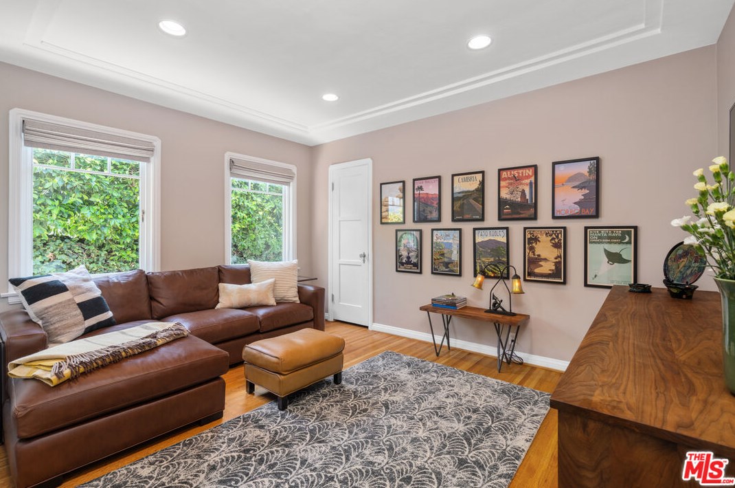2107 Fox Hills Dr, Los Angeles CA  90025-6004 exterior