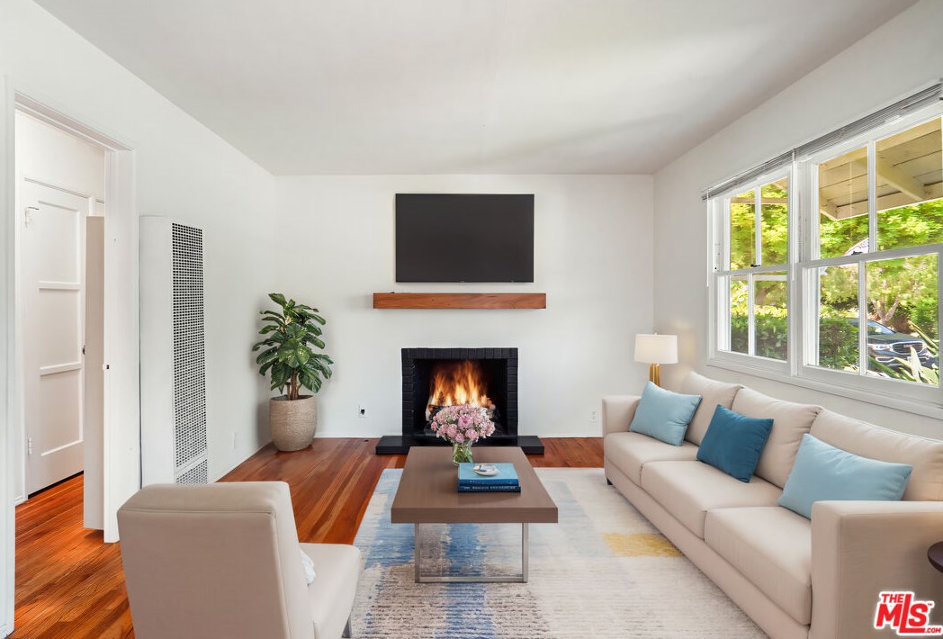 2739 Midvale Ave, Los Angeles CA  90064-4215 exterior