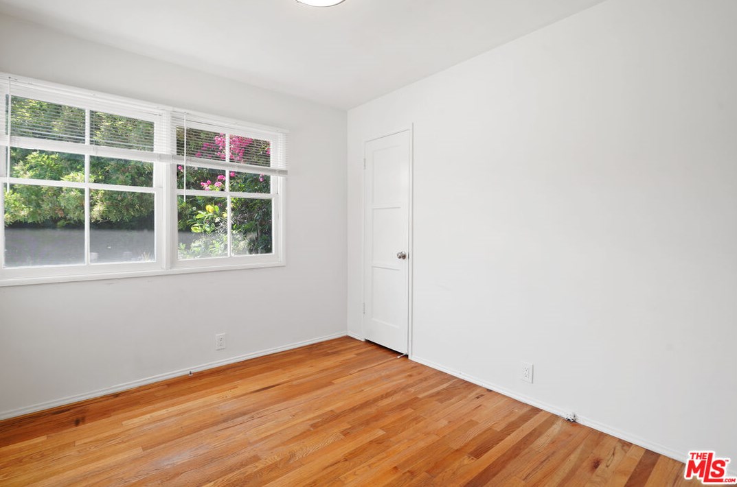 2739 Midvale Ave, Los Angeles CA  90064-4215 exterior