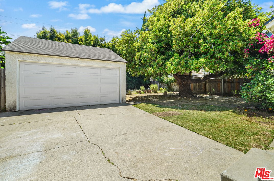 2739 Midvale Ave, Los Angeles CA  90064-4215 exterior