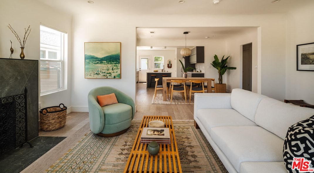 5469 8th Ave, Los Angeles CA  90043-2517 exterior