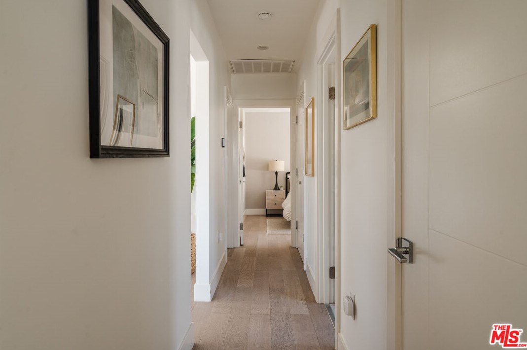 5469 8th Ave, Los Angeles CA  90043-2517 exterior