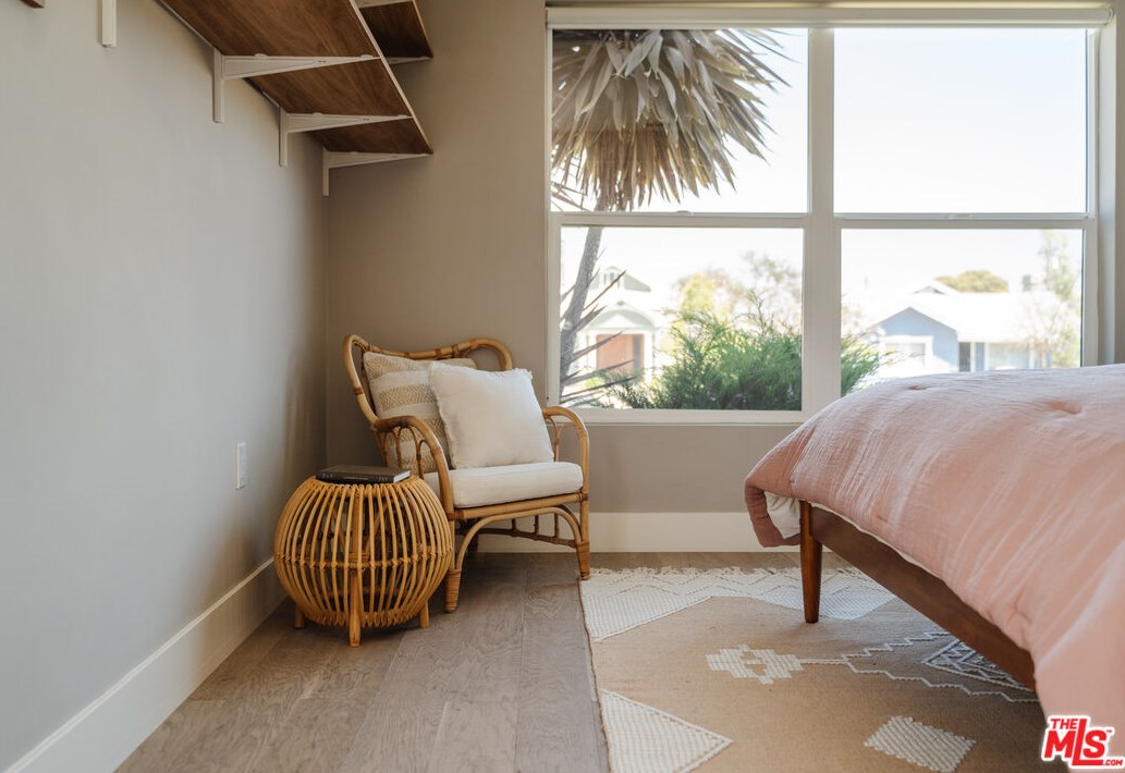 5469 8th Ave, Los Angeles CA  90043-2517 exterior