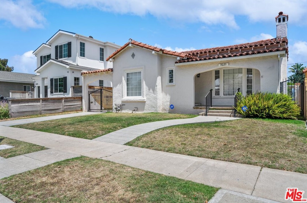9025 Hargis St, Los Angeles CA  90034-1926 exterior
