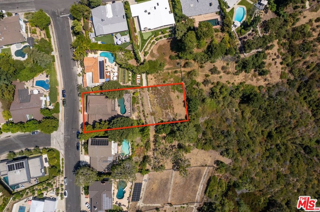 2421 La Condesa Dr, Los Angeles CA  90049-1221 exterior