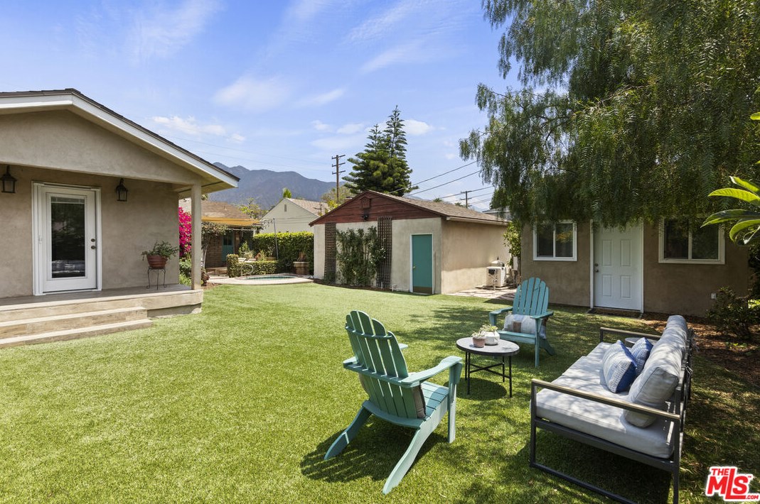2806 Paloma St, Pasadena CA  91107-2743 exterior