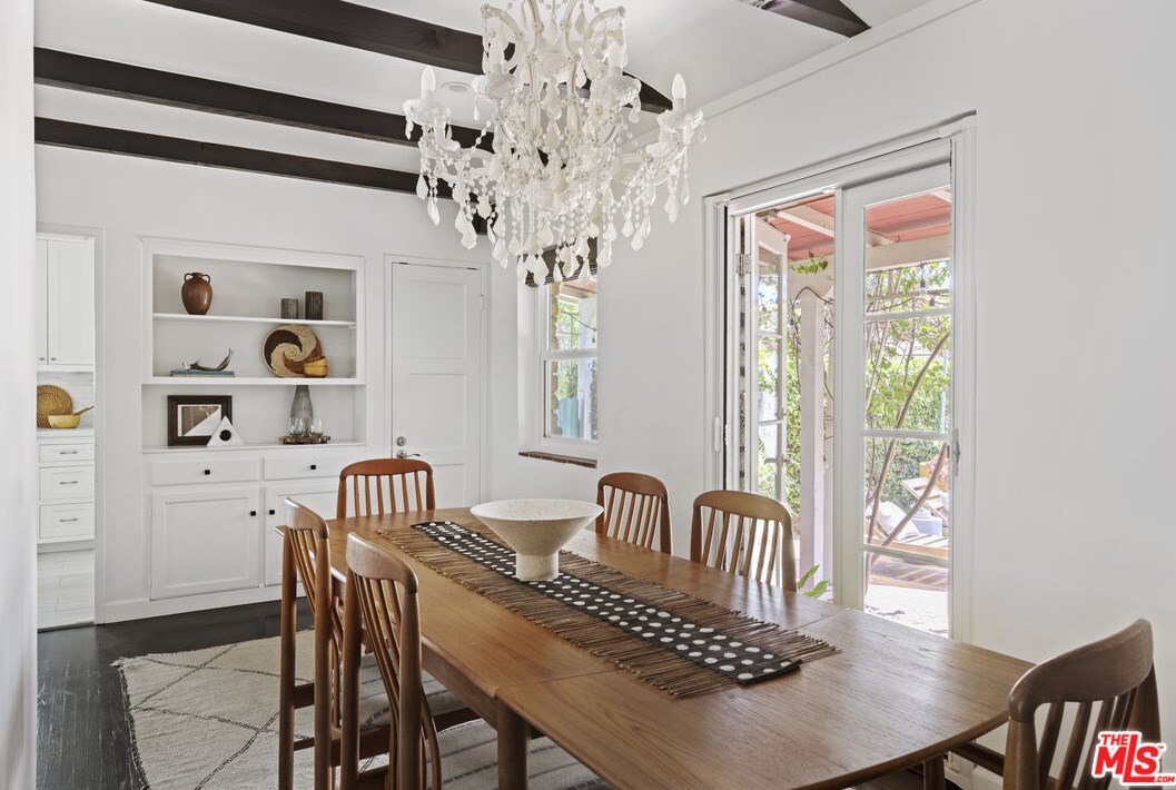 2806 Paloma St, Pasadena CA  91107-2743 exterior