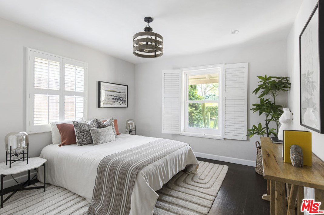 2806 Paloma St, Pasadena CA  91107-2743 exterior