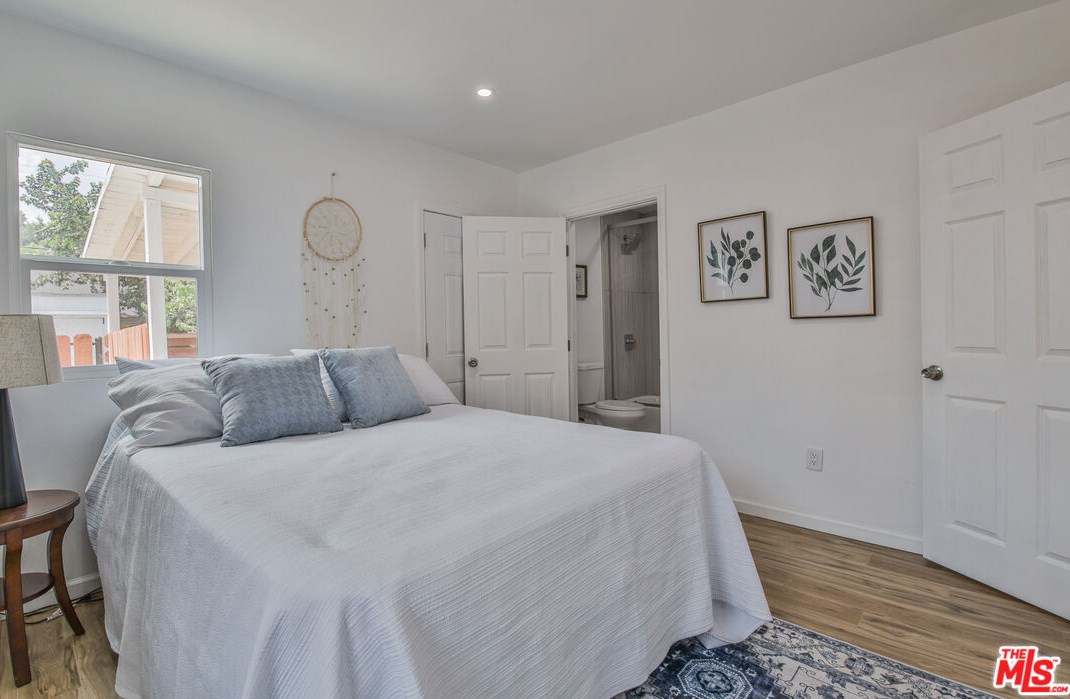 816 62nd St, Los Angeles CA  90001-1506 exterior