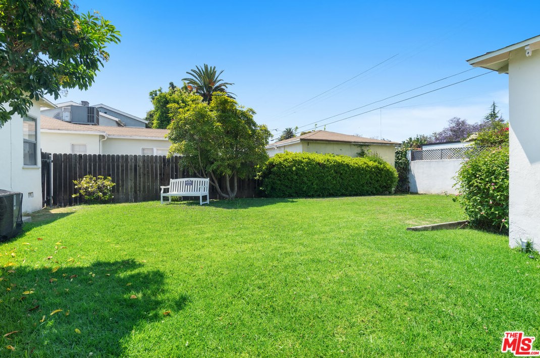 2227 Parnell Ave, Los Angeles CA  90064-2004 exterior