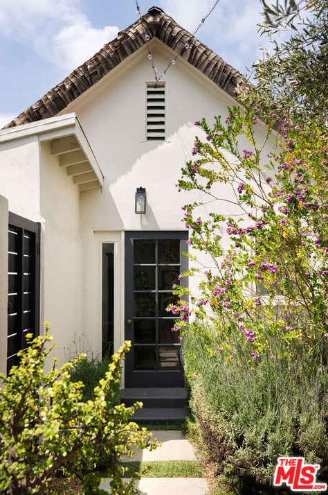 236 Larchmont Blvd, Los Angeles CA  90004-3707 exterior