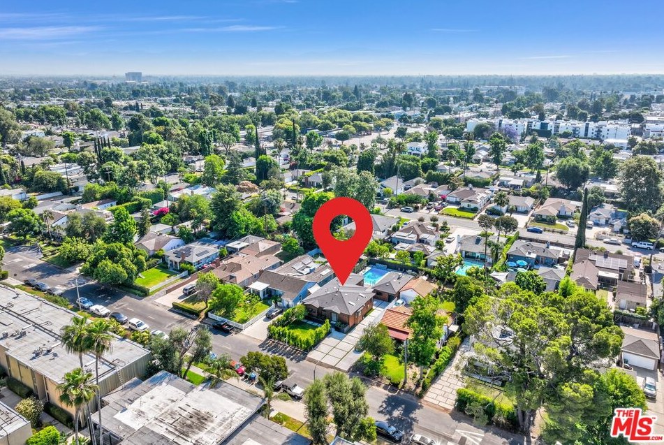 5234 Noble Ave, Van Nuys CA  91411-3906 exterior
