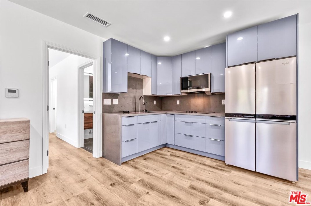 5234 Noble Ave, Van Nuys CA  91411-3906 exterior