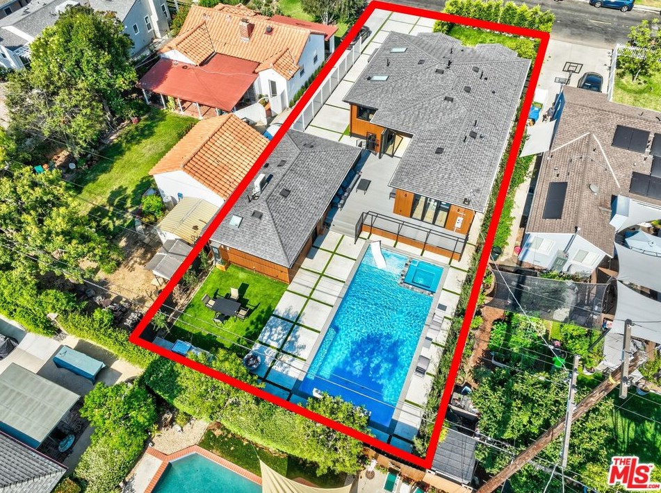 5234 Noble Ave, Van Nuys CA  91411-3906 exterior