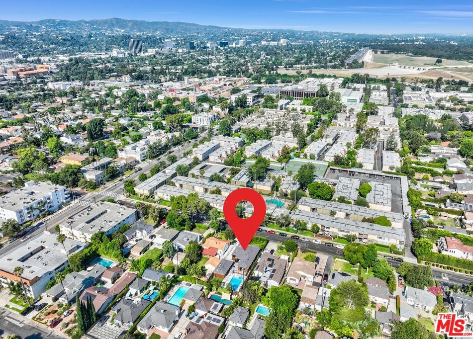 5234 Noble Ave, Van Nuys CA  91411-3906 exterior