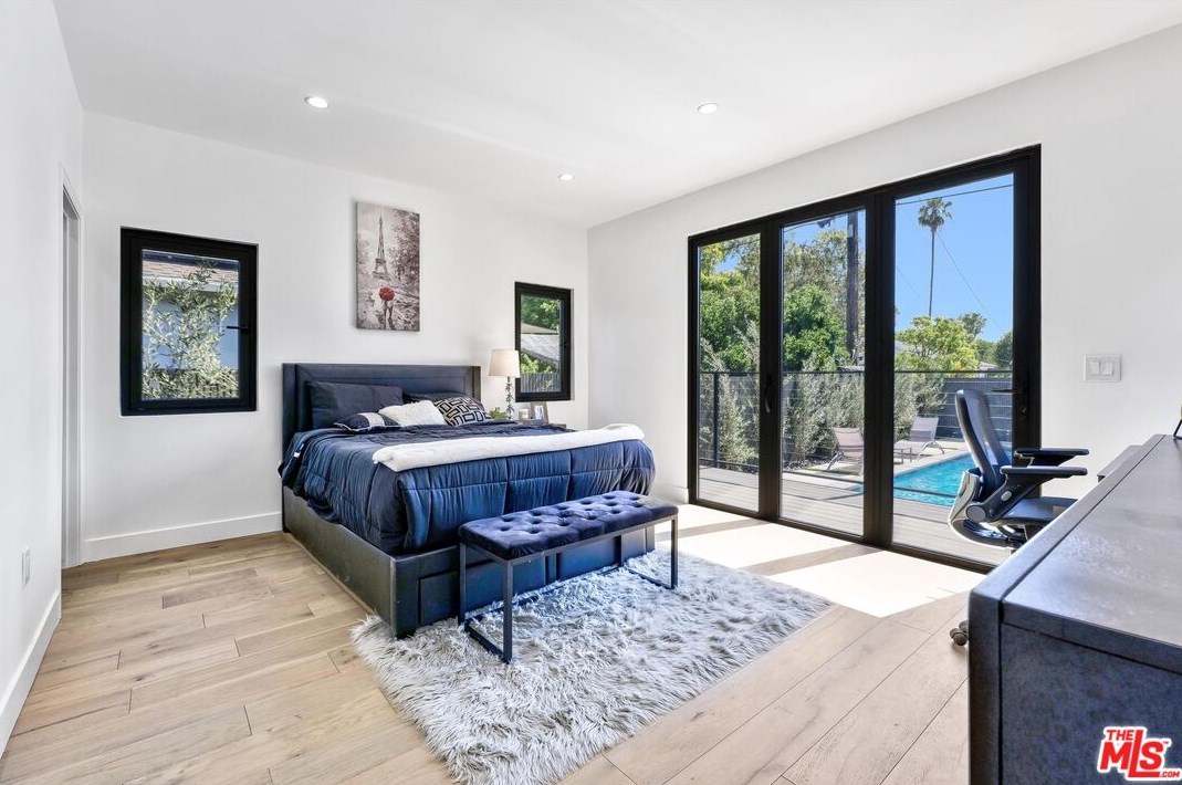 5234 Noble Ave, Van Nuys CA  91411-3906 exterior