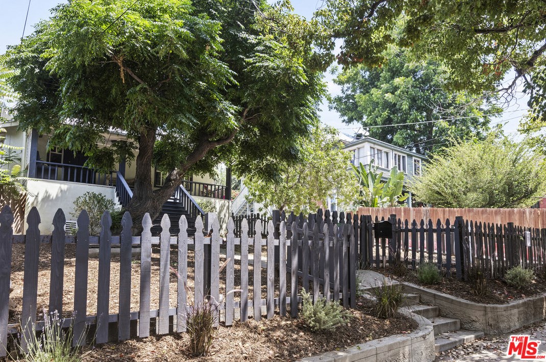 1665 Morton Ave, Los Angeles CA  90026-2611 exterior