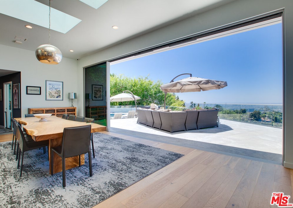 2808 Durand Dr, Los Angeles CA  90068-1920 exterior