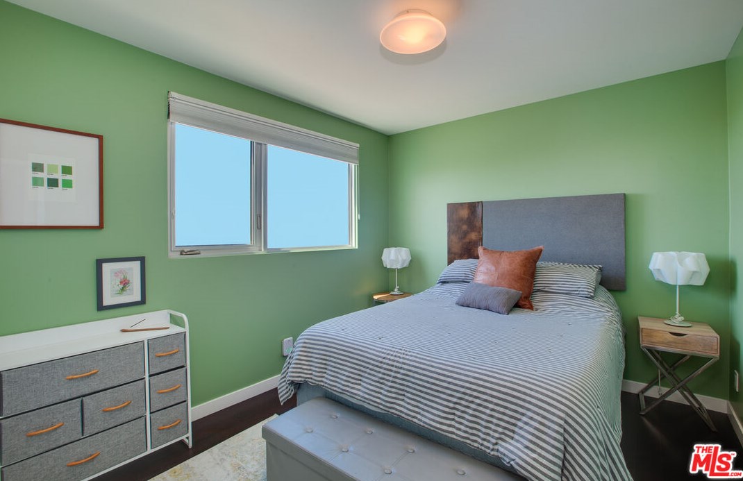 2808 Durand Dr, Los Angeles CA  90068-1920 exterior