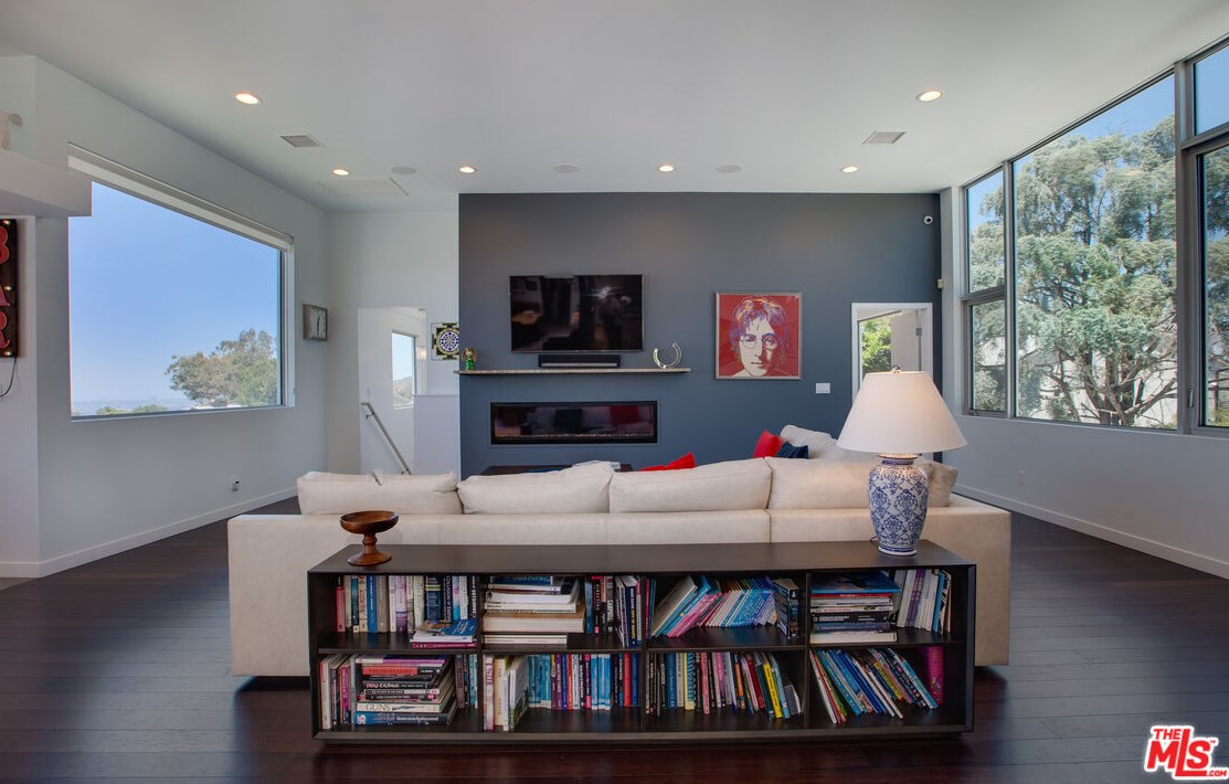 2808 Durand Dr, Los Angeles CA  90068-1920 exterior