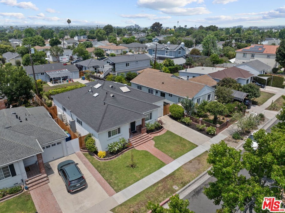 7819 Midfield Ave, Los Angeles CA  90045-3237 exterior