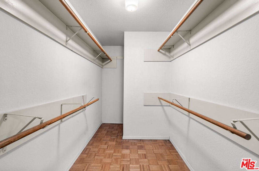 7819 Midfield Ave, Los Angeles CA  90045-3237 exterior