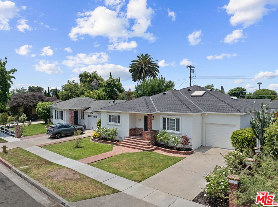 7819 Midfield Ave, Los Angeles CA  90045-3237 exterior