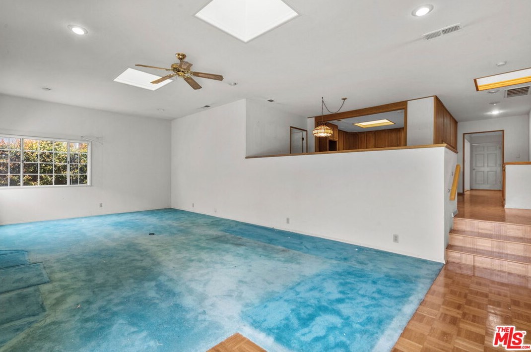 7819 Midfield Ave, Los Angeles CA  90045-3237 exterior