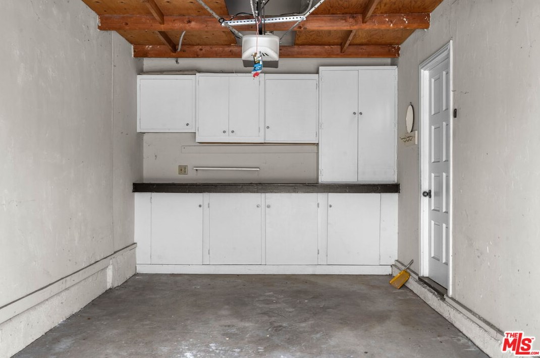 7819 Midfield Ave, Los Angeles CA  90045-3237 exterior