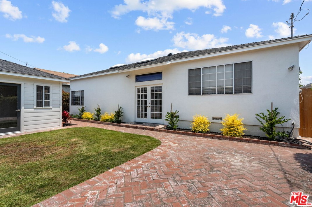 7819 Midfield Ave, Los Angeles CA  90045-3237 exterior