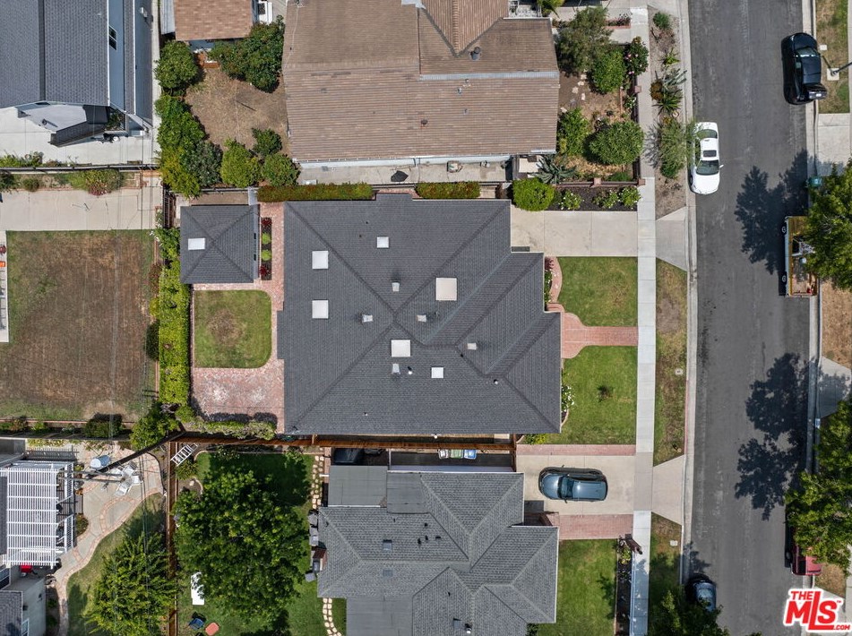 7819 Midfield Ave, Los Angeles CA  90045-3237 exterior