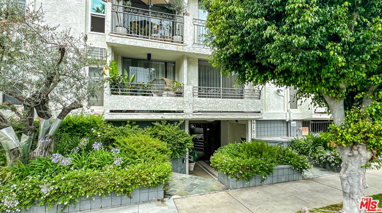 6151 Orange St, Los Angeles CA  90048-4857 exterior