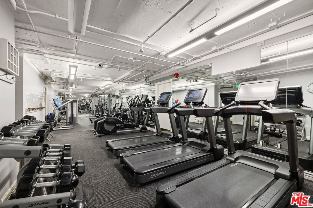 10104 Empyrean Way, Los Angeles CA  90067-3826 exterior