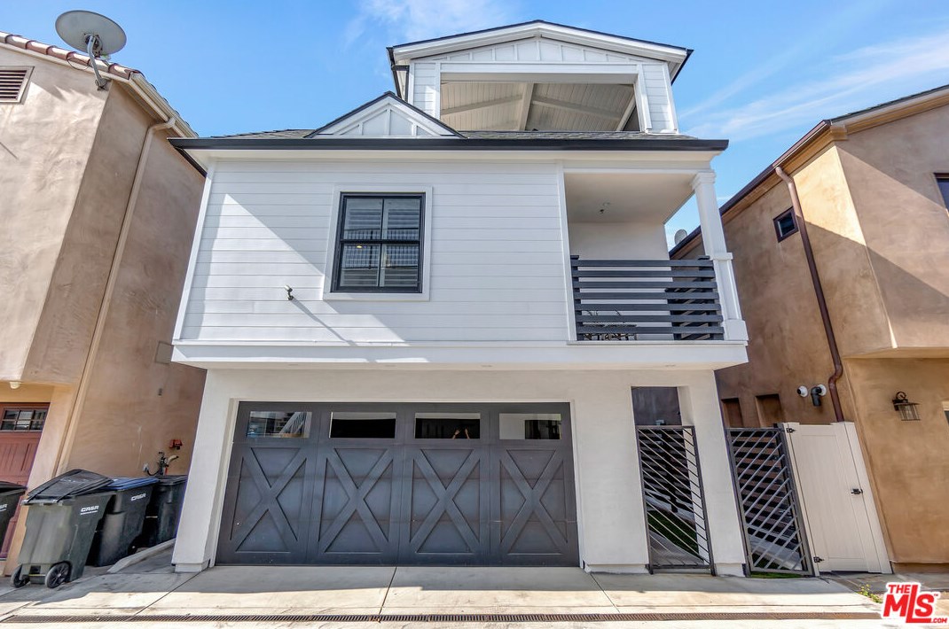 130 Balboa Blvd, Newport Beach CA  92661-1118 exterior