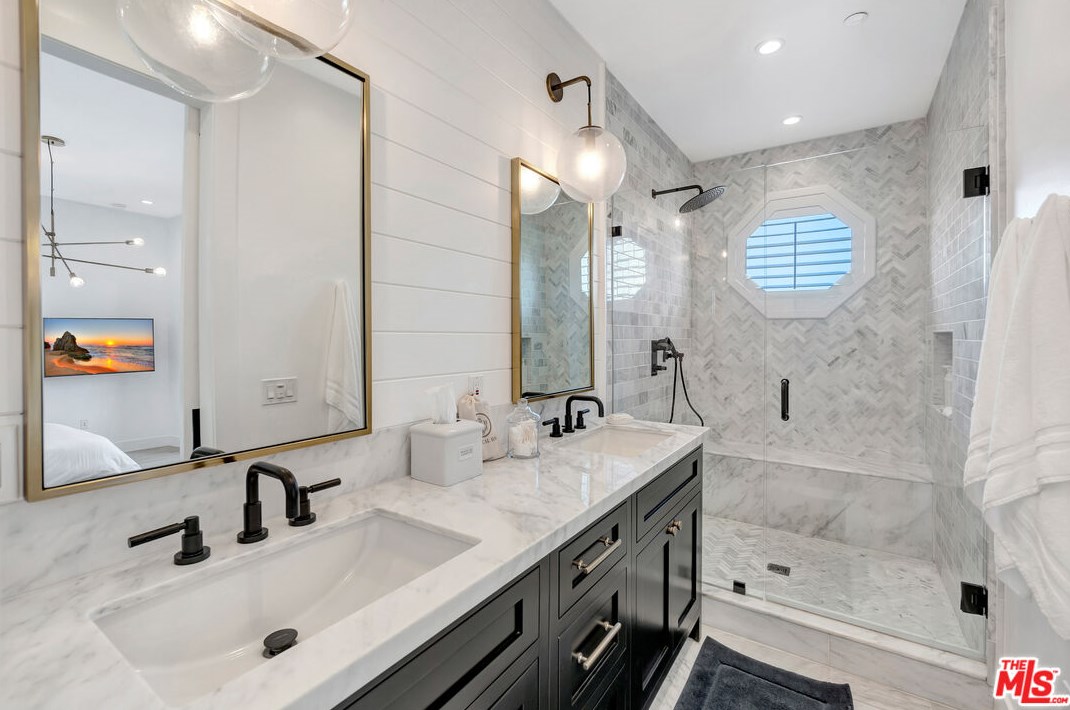 130 Balboa Blvd, Newport Beach CA  92661-1118 exterior