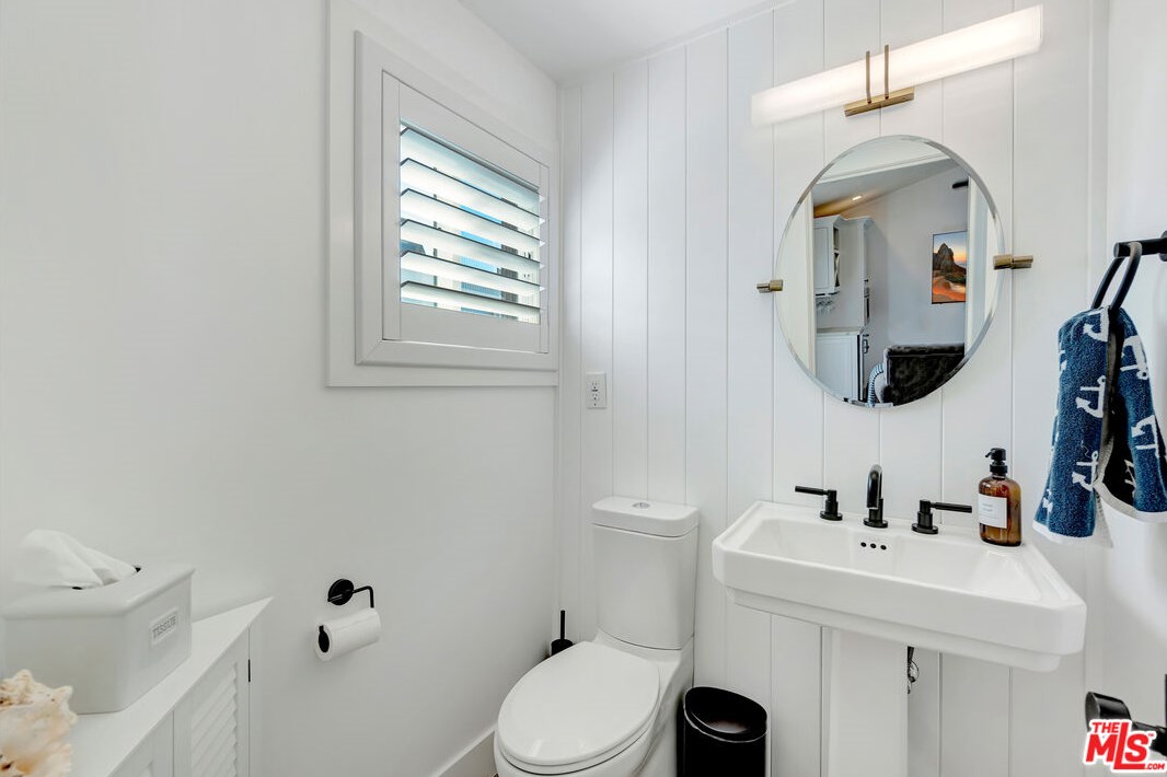 130 Balboa Blvd, Newport Beach CA  92661-1118 exterior