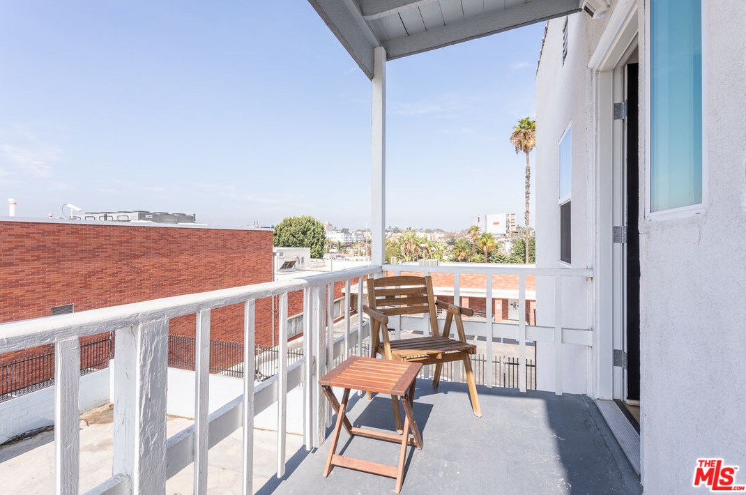 117 Westlake Ave, Los Angeles CA  90006-3014 exterior