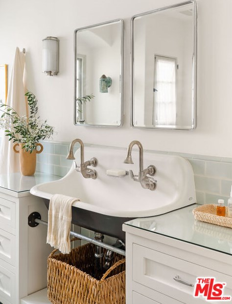 1716 Dillon St, Los Angeles CA  90026-1114 exterior